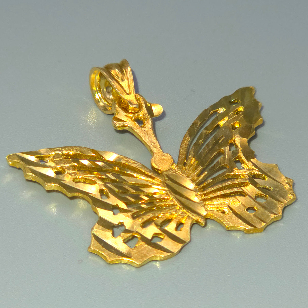 10K Yellow Gold Butterfly Pendant Diamond cuts